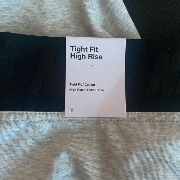 Nike Gray Leggings with CAROLINA down the leg UNC leggings - Picture 2 of 4